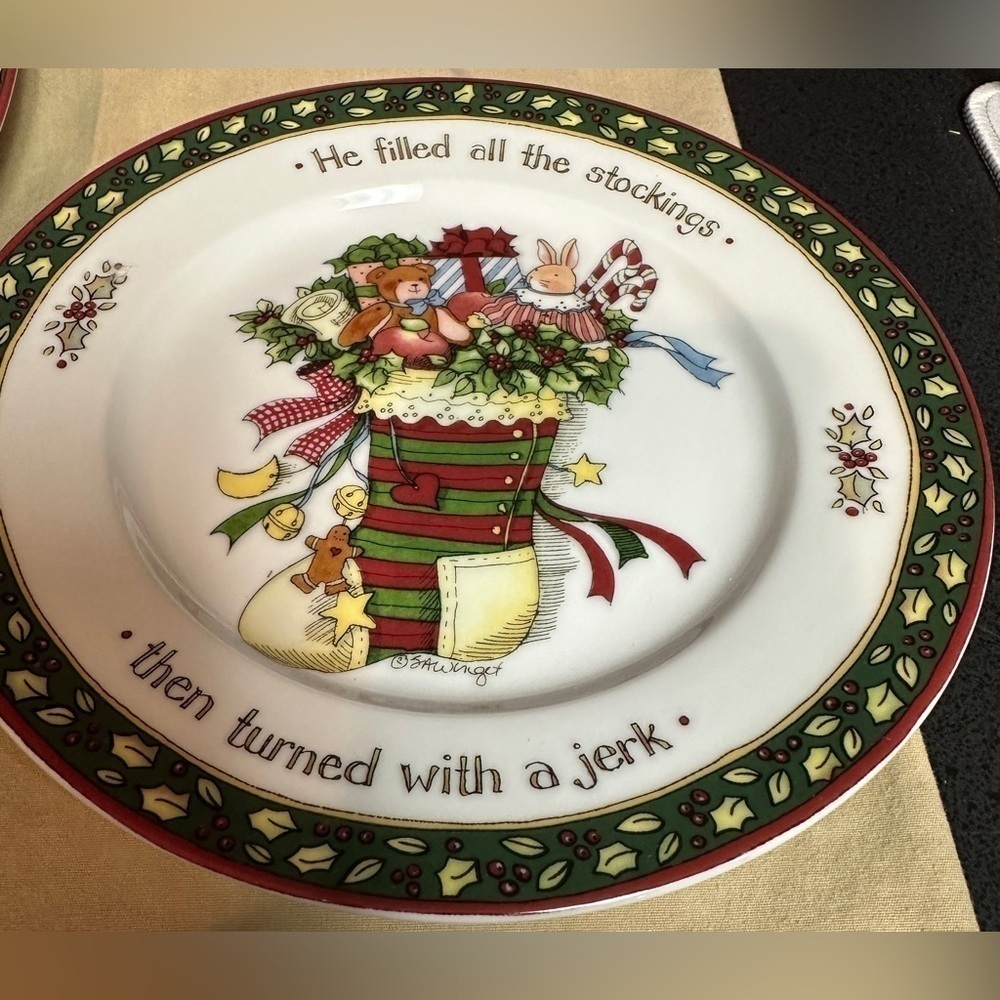 Portmeirion Studio “A Christmas Story” Series 3 Set of 4 Dessert Plates - Picture 2 of 12